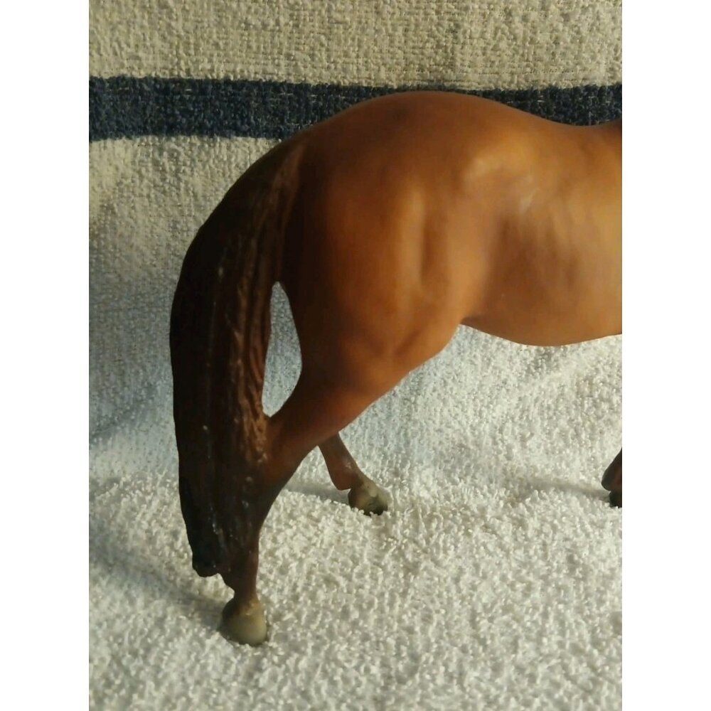 Breyer #977 - Galant Andalusian Legionario III Beautiful Shading Chestnut Horse - Picture 3 of 12